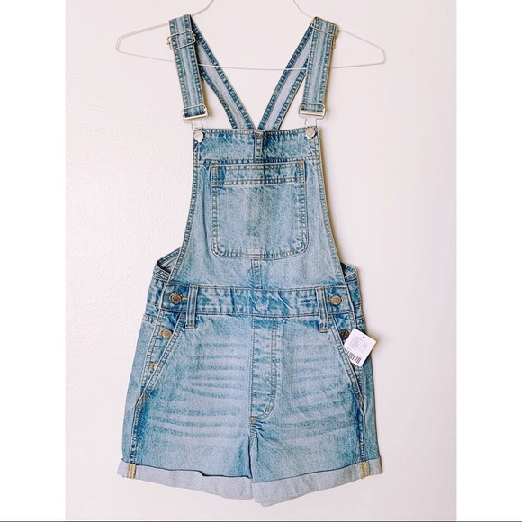 NWT UO Denim Short Overalls Worn in Riverdale Show - Picture 8 of 8